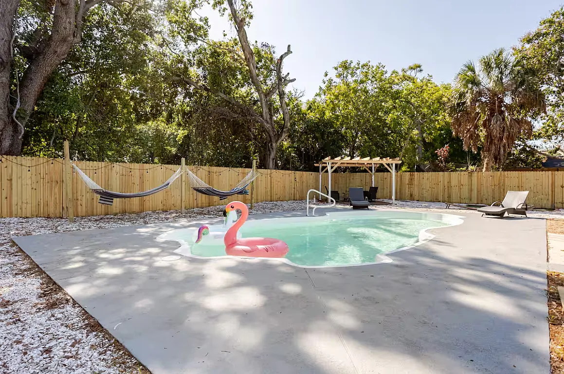 3 bed, 1008 sqft, $4,500 — Photo 2