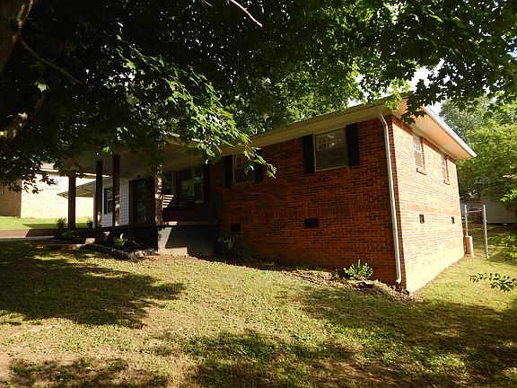 3rd image of 117 E Dixon St