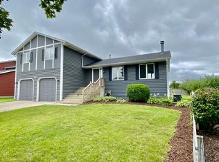 202 N Bridge Rd, Dekalb, IL 60115