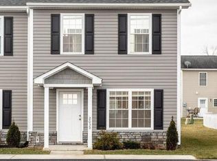 203 15th St #D, Grottoes, VA 24441