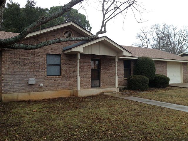 1st image of 220 Broadmoor Dr