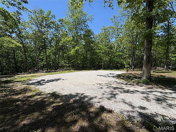 2nd image of 76 Lakewood Trl
