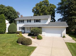 3405 36th Ave NE, Saint Anthony, MN 55418