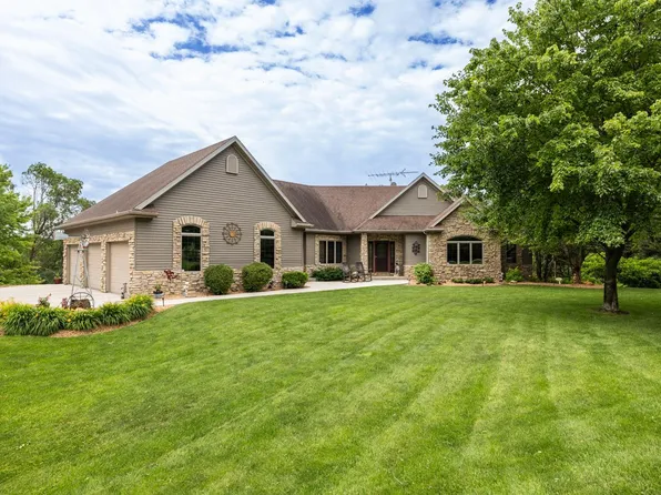 2384 Hawthorn Hill Rd NE, Rochester, MN 55906