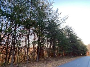 1420 Windemere Ln, Hickory, NC 28602