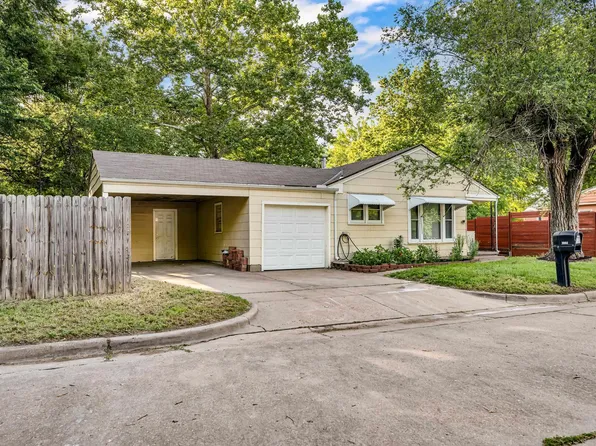 3002 E Timberlane Cir, Wichita, KS 67216