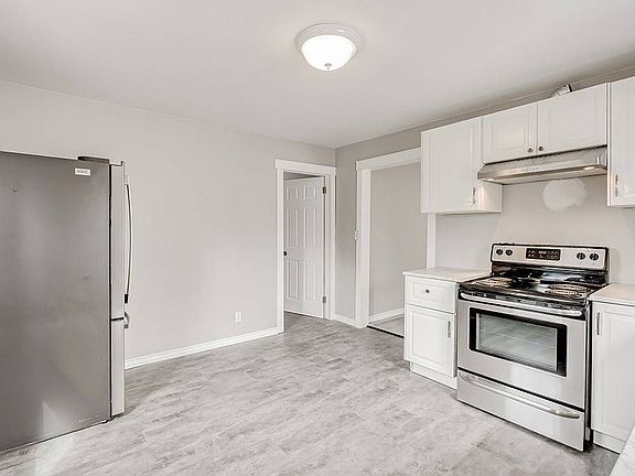 2nd image of 33 Rose Ave