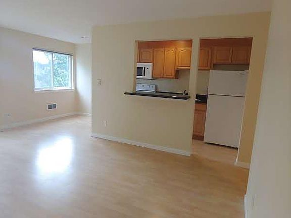 4th image of 2717 76th Ave SE #3