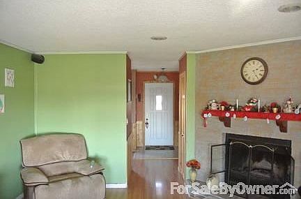 4th image of 1202 Bratton Ave