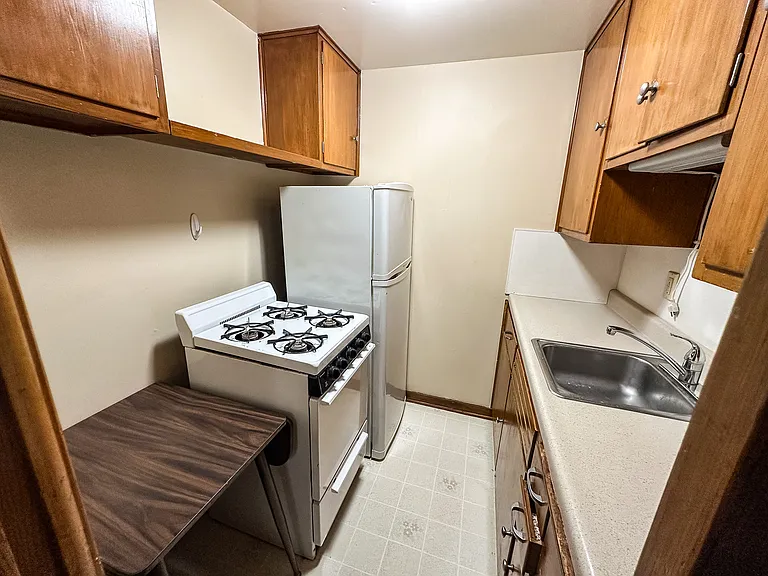 1820 S Duluth Ave #5 — Photo 1