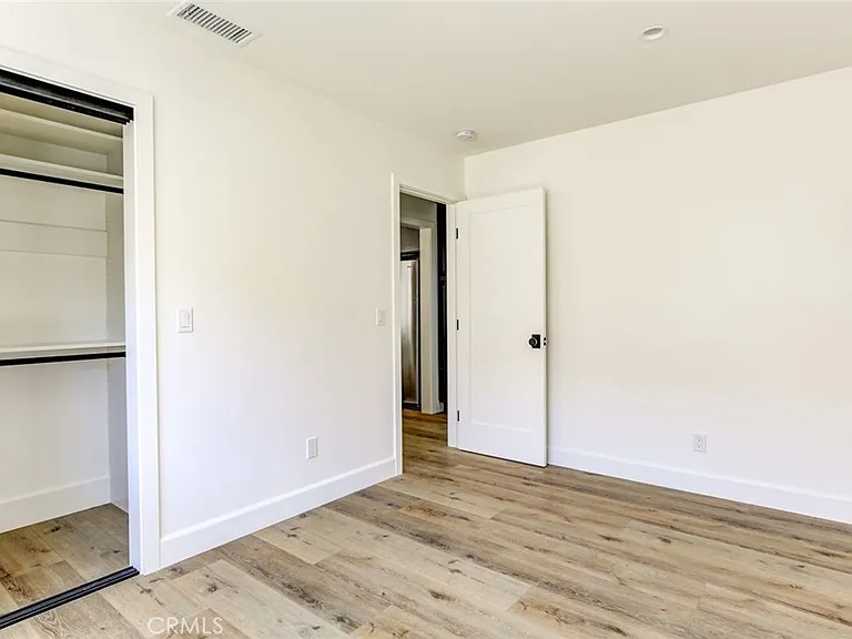 459 N Olive St — Photo 10