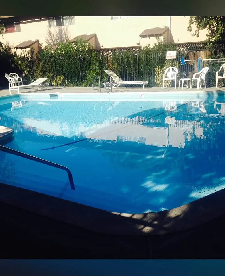 Montecito Apartments — Photo 3
