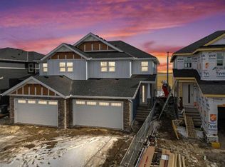 458 W Kinniburgh Loop, Chestermere, AB T1X0T9
