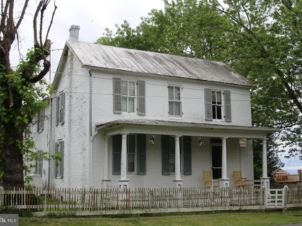 8030 Church St, Middletown, VA 22645