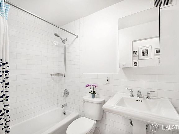 5th image of 101 W 81st St APT 501