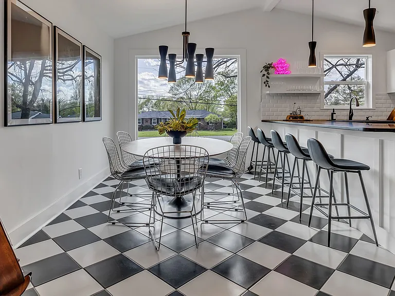 3008 Windemere Cir — Photo 13