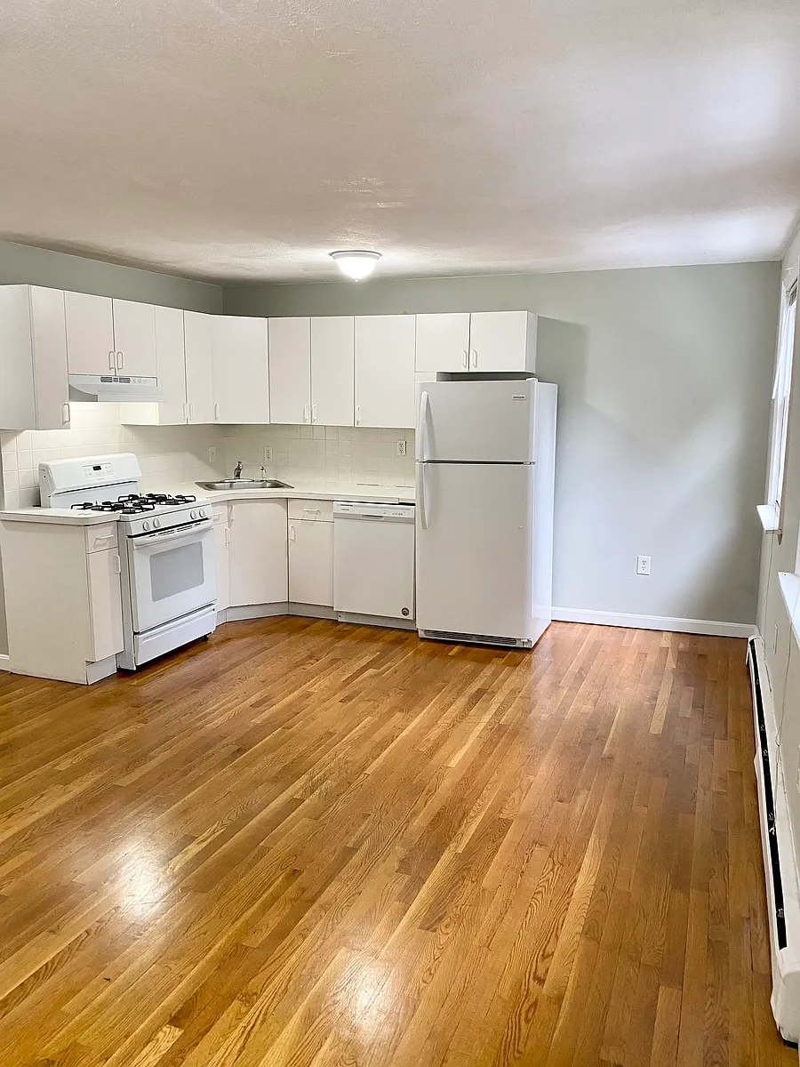 Building Photo - 75 7th St #2