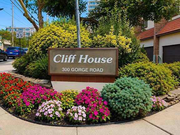 2nd image of 300 Gorge Rd APT 53