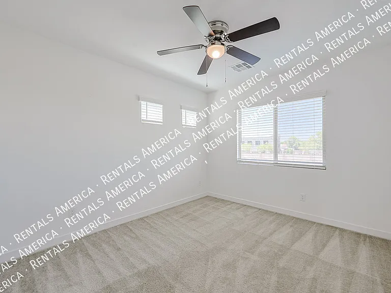 6038 W Hartford Ct — Photo 16