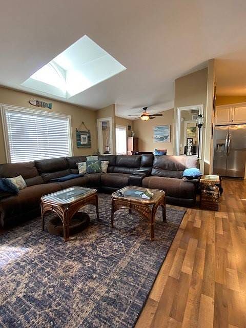 1st image of 303 Blue Springs Ln