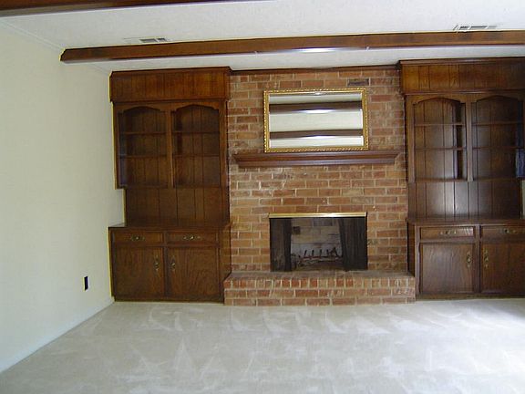 3rd image of 4607 San Bernadino St