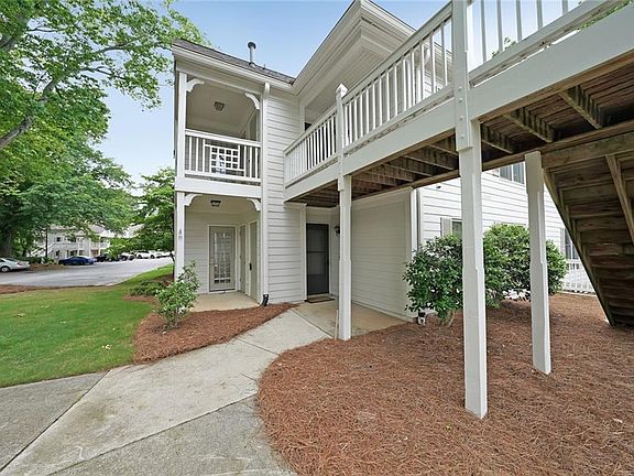 2nd image of 602 Abingdon Way