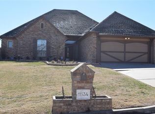 11534 Hampton Dr, Midwest City, OK 73130
