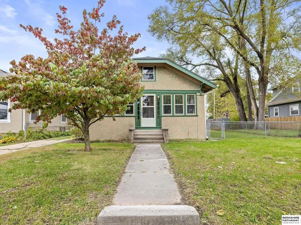 2881 Vane St, Omaha, NE 68112