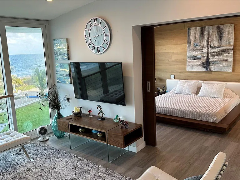 1041 E Hillsboro Blvd #3 — Photo 10