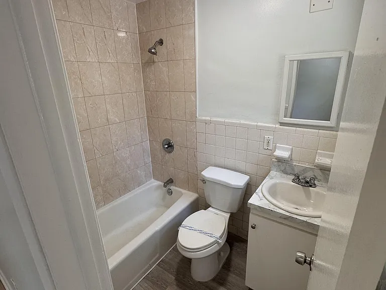 1113 SW 15th Ter — Photo 7