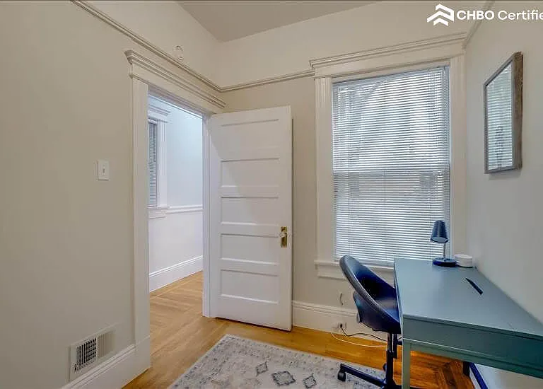 1372 Broadway — Photo 11