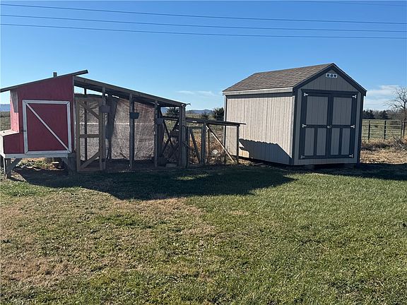 4th image of 1217 Ruth St