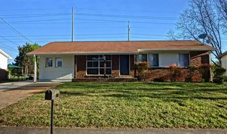 2903 Bayless Dr SW — Photo 1