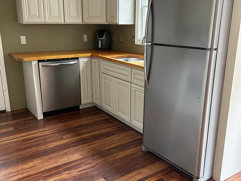 624 Springfield St — Photo 11