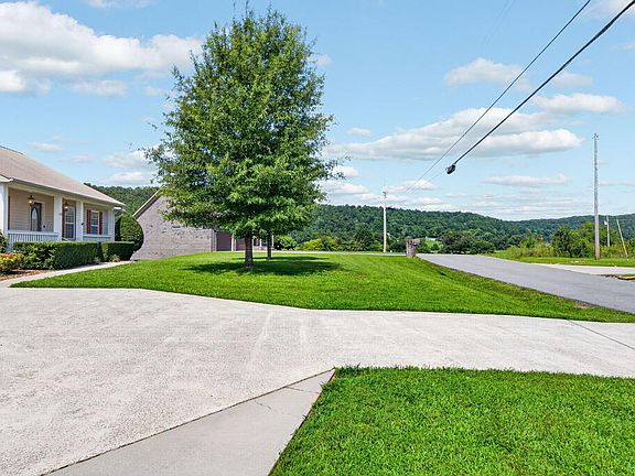 5th image of 478 Imperial Dr