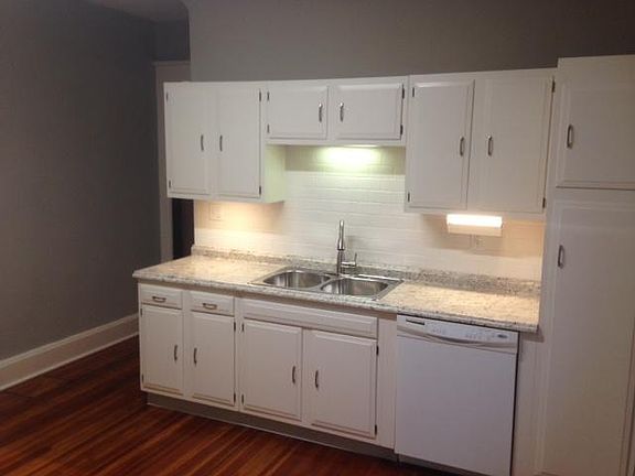Kitchen with dishwasher