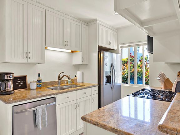 5th image of 5059 Niagara Ave Unit 5