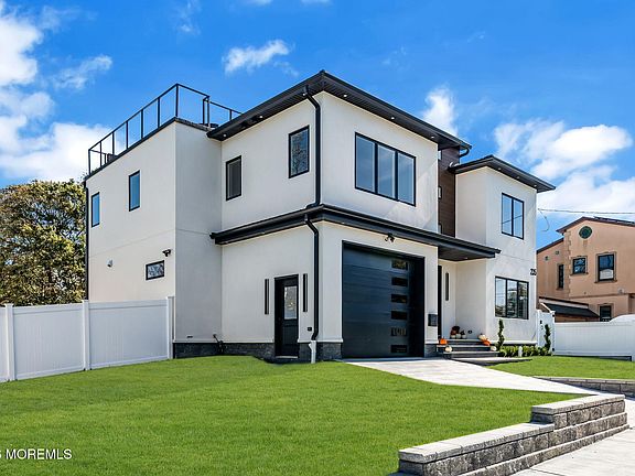 4th image of 235 Hearn Avenue