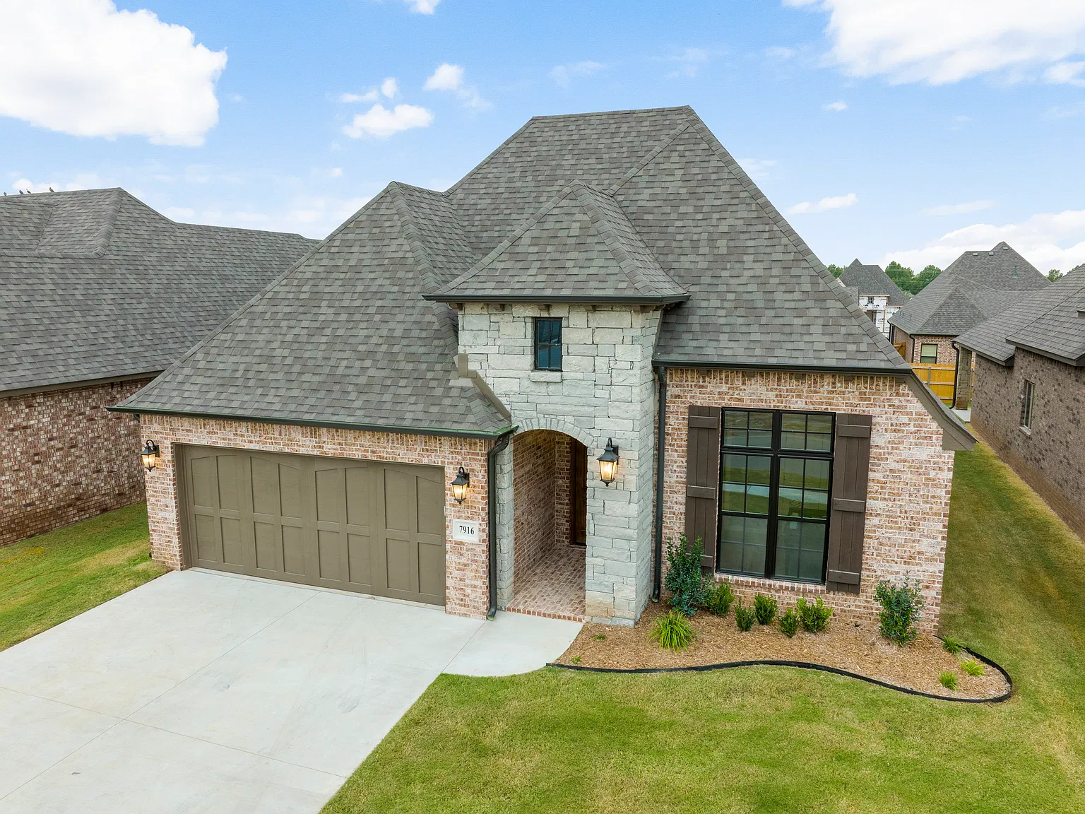 3 bed, 2.5 bath, 2178 sqft, $2,750 — Photo 1