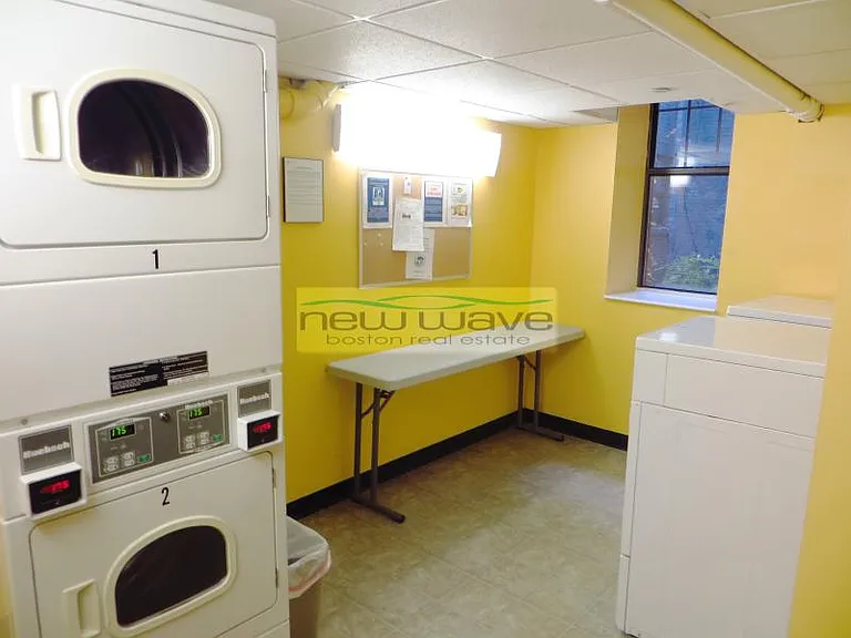 102 Queensberry St #11 — Photo 11
