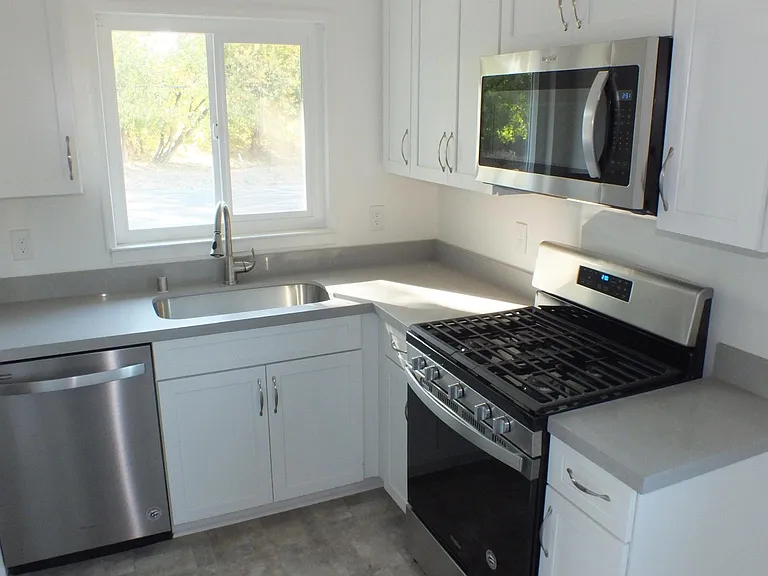 5283 Moddison Ave — Photo 3