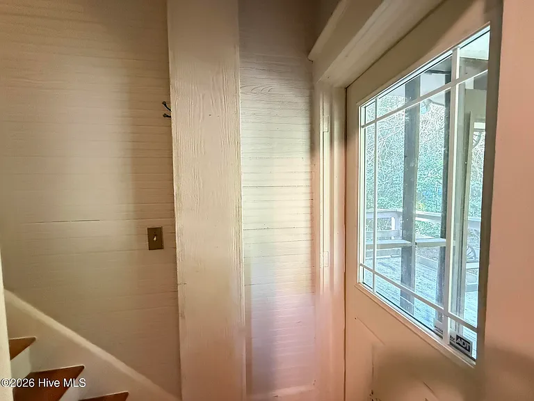 360 E Maine Ave — Photo 18