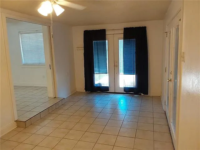 2025 Starling Dr — Photo 11