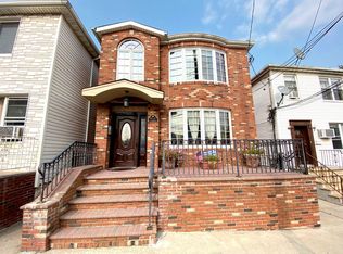 45-17 20th Rd, Astoria, NY 11105