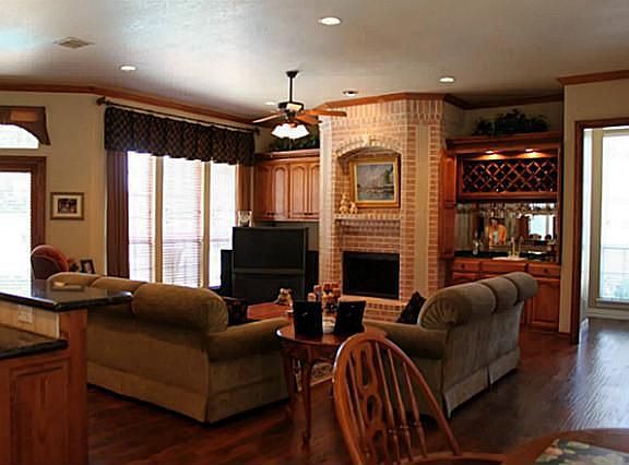 5th image of 805 Aberdeen Way