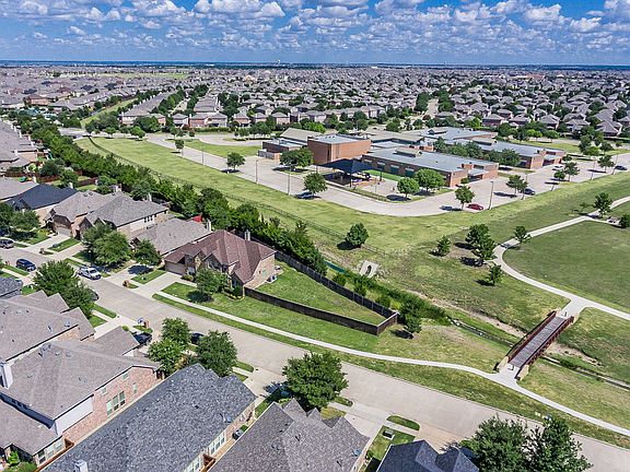 4th image of 10400 Sedalia Dr