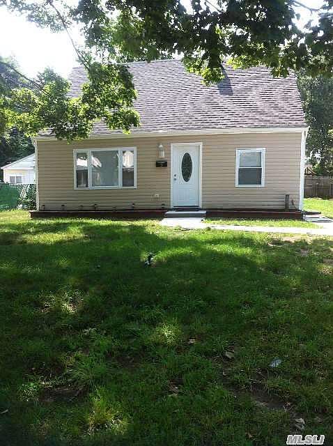 1st image of 3 Holly Ln