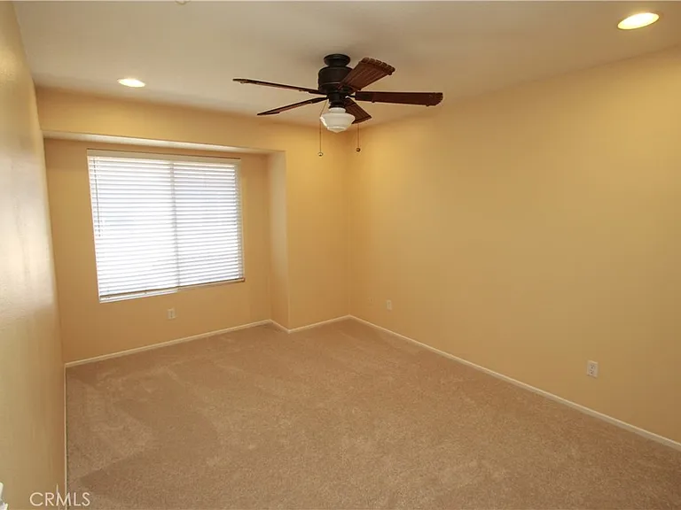 143 Topaz — Photo 14