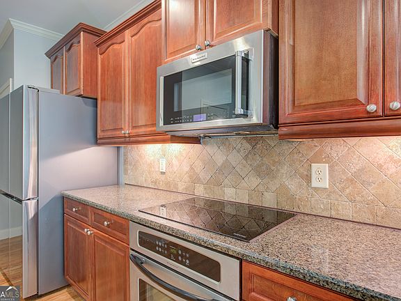 3rd image of 9025 Devonwood Ct