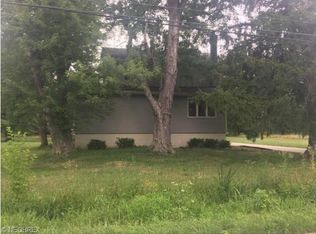 3915 Templeton Rd NW, Warren, OH 44481